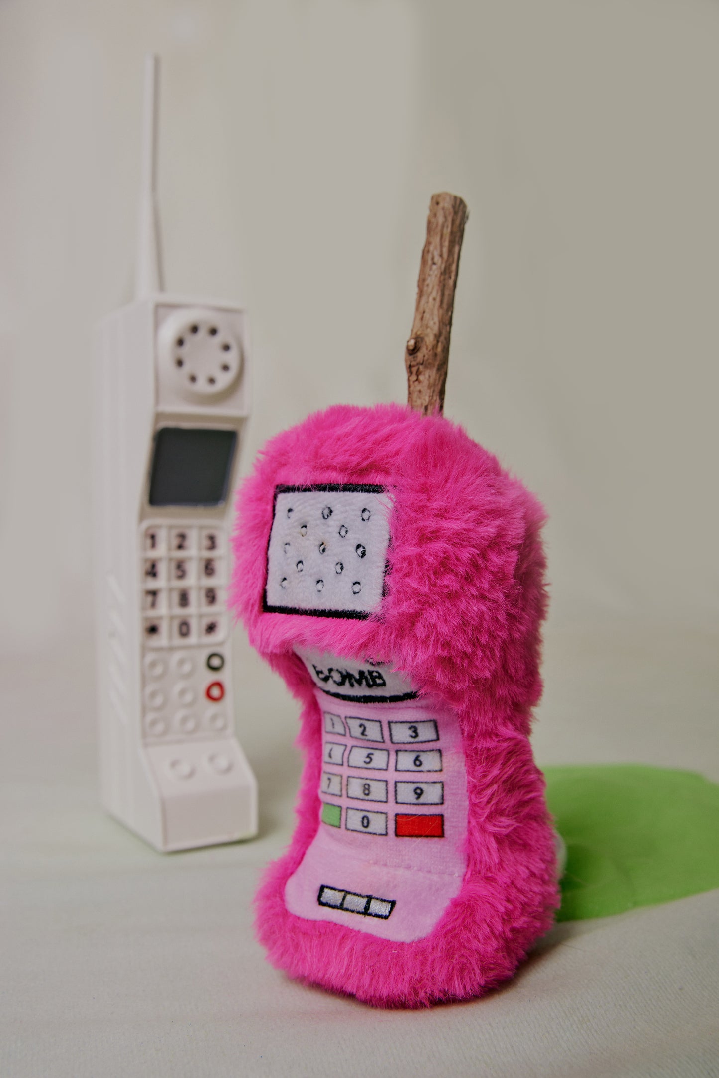 The Feature Phone Actinidia Polygama Pet Toy